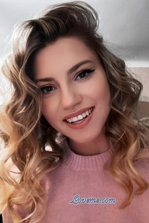 224047 - Anna Age: 27 - Ukraine